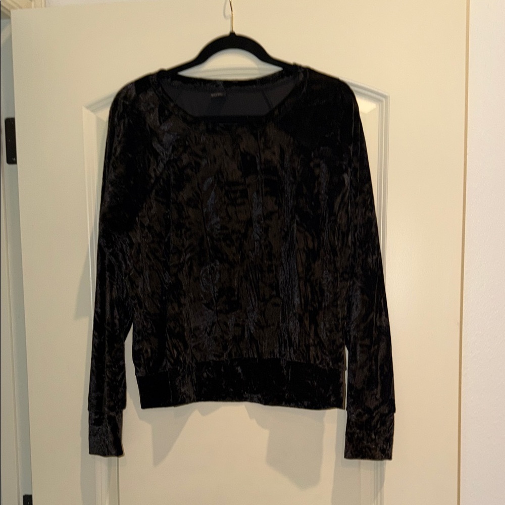 Black Velvet Long-Sleeve Women's Top